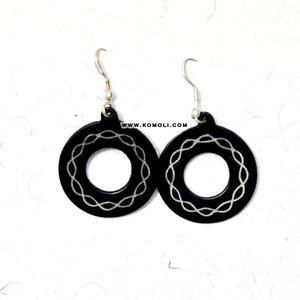 Pendientes colgantes hechos a mano, diseño de plata grabada, ancla de metal negro, joyería hecha a mano - Product Image 5