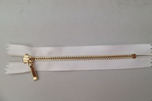 Venta al por mayor de cremallera de cierre automático abierto de oro rosa de primera calidad de la marca OZL con dientes de metal de latón de longitud 100 para chaquetas de cuero - Product Image 6