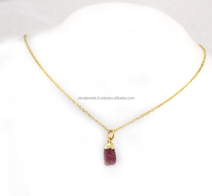 Colgante de rubí rugoso chapado en oro de 24k, joyería al por mayor - Product Image 1