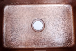 Venta caliente de un solo tazón debajo del delantal de montaje Fregadero de cocina de cobre antiguo martillado frontal con grifo - Product Image 5