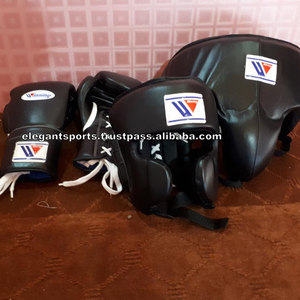 เกียร์มวยชนะสีดำตั้งชื่อที่กำหนดเองสีใดๆในชุด - Product Image 1