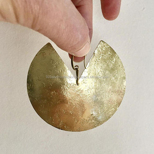 Haute qualité élégant femmes en laiton Tribal martelé crochet boucles d'oreilles classique cerceau Design pour les fêtes cadeaux fiançailles - Product Image 1