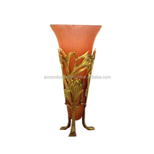 เชิงเทียนทรงกรวยที่สวยงามพร้อมขาตั้ง - Product Image 1