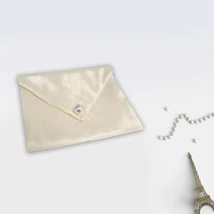 Enveloppe en soie noire de qualité supérieure avec fermeture à broche en cristal pour les promotions et cadeaux d'affaires de mariage - Product Image 4