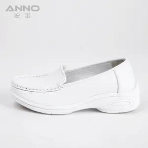 Comfortable Light Weight Anti-slip Clogs White Women Health Care Surgical shoes Hospital