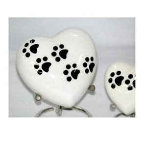 Urne funéraire en forme de coeur de créateur Offre Spéciale par BTC Finition colorée en métal et laiton pour cendres pour animaux de compagnie - Product Image 5