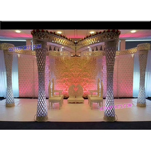 Boda moderna mariposa estilo fibra cristal Mandap último diseño de diamante con intrincado trabajo de cristal - Product Image 1