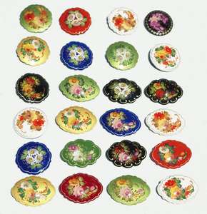 Broches de mode russes faites à la main en bois avec accessoires de bijoux peints à la main et artisanat pour souvenirs de fête et cadeaux - Product Image 1