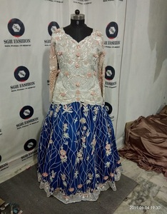 2022 ropa tradicional personalizable musulmana Lehenga de alta calidad pesada hecha a mano para fiestas de boda de adultos varios colores - Product Image 2