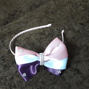 ที่คาดผมเด็กผู้หญิง พร้อมริบบิ้นและผ้าซาติน สีตามสั่ง สำหรับเด็กและผู้ใหญ่ - Product Image 3