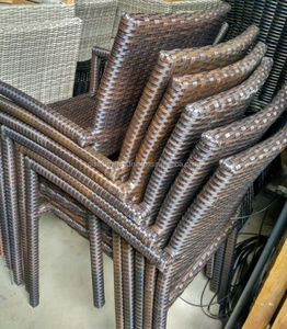 Chaises de salle à manger empilables en rotin PE de style moderne coussin en tissu résistant à l'eau extérieur de jardin meubles de parc à ossature en aluminium - Product Image 5