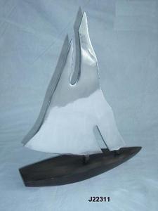 Réplica de bote de aluminio fundido con pulido de espejo y base en pátina, escultura de Metal Náutica para decoración del hogar - Product Image 6