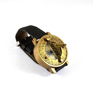 Reloj de Pulsera Náutico Antiguo con Acabado Vintage de 2 Pulgadas con Brújula Solar - Product Image 1