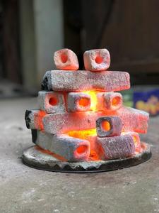 Briquette de noix de coco à combustion longue Briquette de charbon blanc de bois dur d'usine du Vietnam motif rond pour narguilé et shisha - Product Image 4