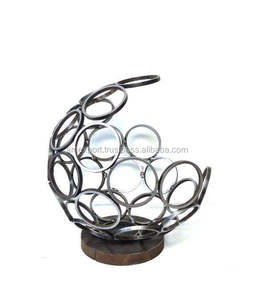 Escultura Metálica Semicircular de Diseño Moderno en Color Negro para Decoración de Hogar, Hotel y Restaurante - Product Image 1