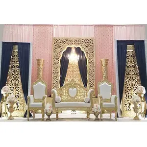 เวทีงานแต่งงานมุสลิมแบบวอลิมา โครงหลังสีทอง โดดเด่นสะดุดตา ตกแต่งงานนิกะห์อย่างหรูหรา จัดวางเวทีงานเลี้ยงรับรองงานแต่งงานอย่างสง่างาม - Product Image 1