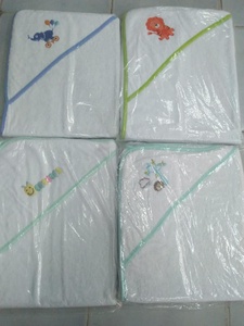 Del bebé con capucha - Product Image 2