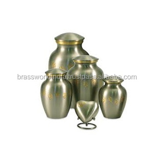 Red de cremación de mascotas con patas doradas de Brassworld, India - Product Image 1