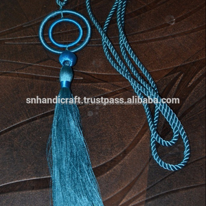 Collar de cordón de seda con borlas, hecho a mano, estilo cuerda elegante, Felicidad Artesanal - Product Image 1