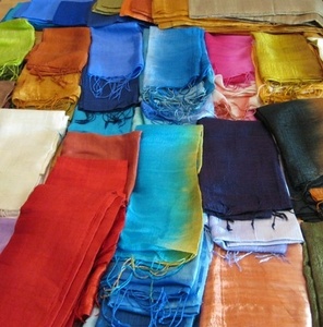 Chales de Seda Tailandesa con Rayas Azul Agua - Product Image 6