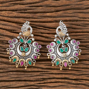 Pendiente de pavo real occidental Indo Chapado en dos tonos, 9471 Rubygreen - Product Image 1