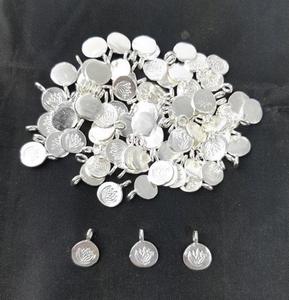 Argent plaqué forme ronde charme fleur de Lotus estampillé bijoux trouver composant - Product Image 2