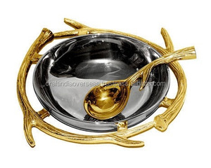 Cuenco de aluminio de nuevo diseño en soporte chapado en oro con cuchara chapada en oro, cuenco elegante de alto acabado - Product Image 1