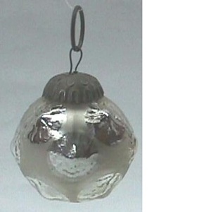 Décoration de Noël intérieure/extérieure avec boules de verre suspendues - Product Image 2