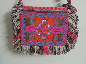 Bandolera de mujer con patrón de hilo y decoración de borlas para fiestas y compras - Product Image 3