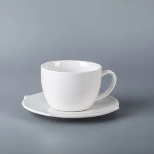 Grosir Pernikahan Putih Logo Kustom Keramik Porselen Tea Cafe Cangkir Kopi dan Piring