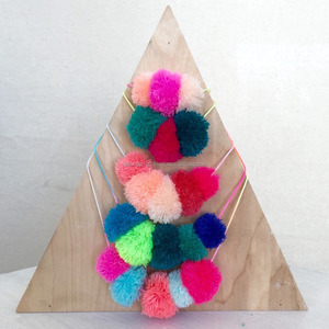   Collier magique fait main avec pompons « Arc-en-ciel », collier bohème avec pompons sur cordon ombré pastel - Product Image 1