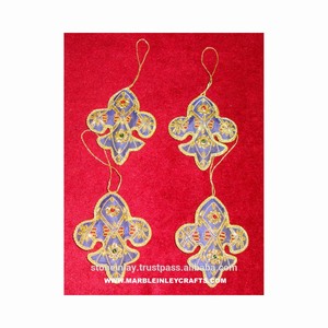 Adornos Navideños Colgantes Zari, Decoraciones Navideñas Hechas a Mano - Product Image 1