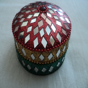 Lac colorido con trabajo de espejo, cajas de almacenamiento de joyas grandes redondas, proveedor mayorista de India - Product Image 1