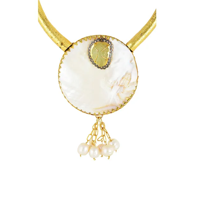 Mother Of Pearl Gemstone Gold Plated Pearl Beads Tassel Design Pendant Necklace