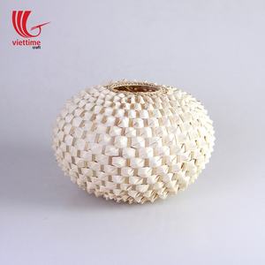 Abat-jour élégant en feuilles de palmier tropicales séchées, tissé à la main, luminaire décoratif suspendu - Product Image 2