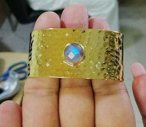 Nanplanetsilver GB142 <b>Labradorite</b> Gold Plated Hammered Design Adjustable Unisex Cuff <b>Bracelet</b> - Product Image 2