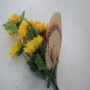 Mini ventilateur à main en feuille de palmier, avec couleur naturelle et couleur assortie de vaniam - Product Image 4