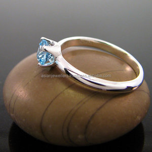 Bague en pierre précieuse topaze bleue Bague en argent sterling 925 Bague empilable Bijoux en argent faits à la main - Product Image 2