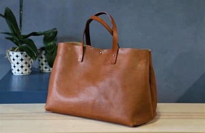 กระเป๋าโท้ทหนังสีน้ำตาลขนาดใหญ่ AM-0004 งานแฮนด์เมดพิเศษ หนังมาร์คฮอร์ลายลูกกวาด หูหิ้วสองข้าง พกพาสะดวก - Product Image 3