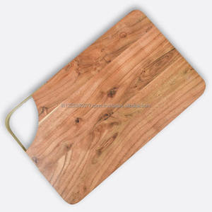 Plateau de service en bois de manguier avec accents métalliques Plateau de service en bois de manguier avec accents métalliques - Product Image 3