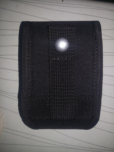 Pochette de menottes molle noire durable pour équipement d'extérieur - Product Image 4