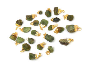 Pierre précieuse brute en péridot naturel plaqué or électrolytique fabrication de bijoux pendentif meilleur cadeau pour la Saint-Valentin - Product Image 5