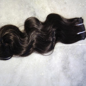 Temple Wavy Indian Hair Extension Cuticule brute alignée non traitée et sans perte/emmêlement 100 grammes Cheveux humains bruts - Product Image 3