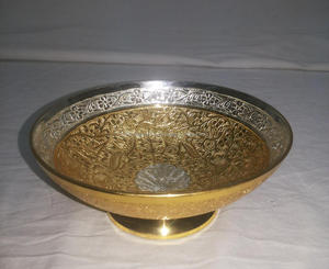 Bandeja de Latón Tallada a Mano, Forma Irregular, Diseño Floral Chapado en Oro, Decoración para el Hogar - Product Image 6