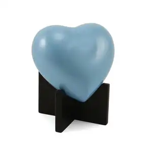 Синяя детская урна для кремации в форме сердца