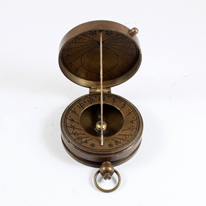 Brújula de Latón con Acabado Antiguo Vintage, Logotipo Personalizado de Sir Lord Kelvin, Rosca de 2 Pulgadas, con Estuche de Cuero - Product Image 2