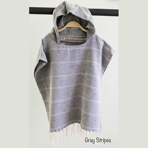 Pestemal Serviette Poncho pour Enfants Gris Rayures À Capuche Enfants Poncho Collection - Product Image 1