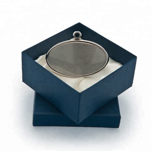 Plaque nominative avec chaîne pour urne funéraire adulte - Product Image 2