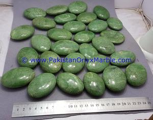 Piedras Pulimentadas de Granate Idocras Hidrogrossular - Product Image 6