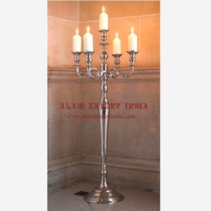 Grand candélabre en aluminium poli, 5 bougies, 150 cm, pour mariages - Product Image 2